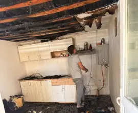 Foto Apel umanitar: O familie cu două fetițe, din Valea Mare, a rămas fără casă în urma unui incendiu devastator
