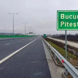 Foto Trafic blocat pe A1, pe sensul spre Bucureşti, după un carambol cu trei autovehicule