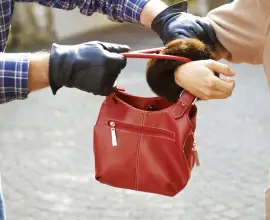 Foto Creștere alarmantă a furturilor din buzunare și autoturisme în județul Olt, în pofida scăderii generale a infracționalității