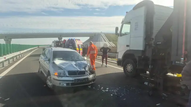 Foto Accident pe DEx12, în Dolj. Două persoane rănite