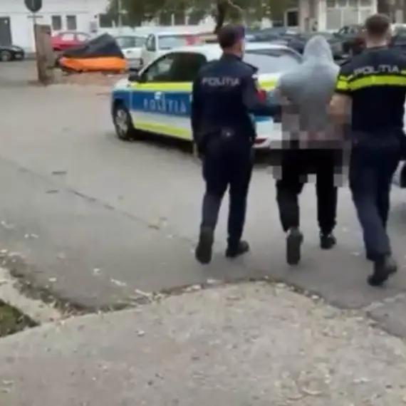Foto Doi copii din Slatina, bătuţi de un bărbat în Craiova. Agresorul, reţinut de poliţişti (VIDEO)