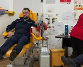 Foto Jandarmii olteni s-au alăturat campaniei „Donează sânge! Salvează o viaţă!”