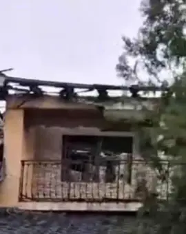 Foto VIDEO. Gospodăria fostului primar din Văleni, Ion Şofaru, cuprinsă de flăcări