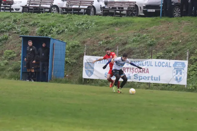 Foto Oltul Curtişoara a remizat, scor 2-2, cu CSM Cetatea Turnu Măgurele