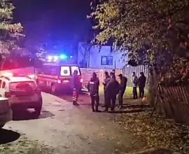 Foto O femeie a fost înjunghiată de 15 ori, în prezenţa copilului, de către soţ. Anchete la IPJ şi Parchet după comiterea omorului