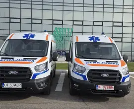 Foto Două ambulanțe noi, donate de ALRO Spitalului Județean de Urgență Slatina