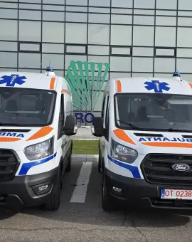 Foto Două ambulanțe noi, donate de ALRO Spitalului Județean de Urgență Slatina