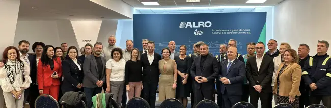 Foto Două ambulanțe noi, donate de ALRO Spitalului Județean de Urgență Slatina