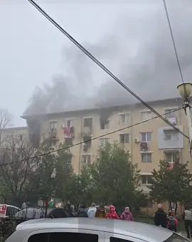 Foto Explozie într-un bloc din Balş. Două persoane au fost rănite, Planul Roșu activat (VIDEO)