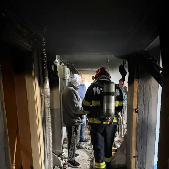 Foto 15 garsoniere afectate, în urma deflagraţiei produse în blocul din Balş