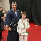 Foto Medalie de argint pentru Andrei Ştefan Dima, sportiv legitimat la GEIDO Slatina, la Campionatul Naţional de Karate Tradiţional