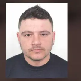 Foto Tânăr din Vulpeni, dat dispărut de către sora sa