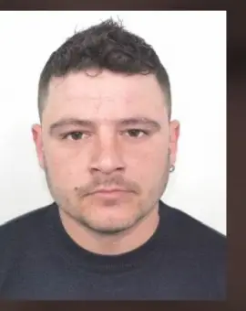 Foto Tânăr din Vulpeni, dat dispărut de către sora sa