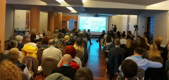 Foto Mărturiile pacienților cu miastenie devin carte și aduc în prim plan o boală ignorată