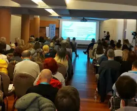 Foto Mărturiile pacienților cu miastenie devin carte și aduc în prim plan o boală ignorată