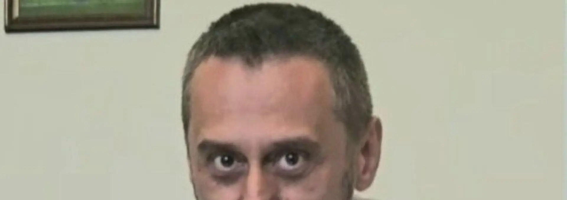 Foto Decizie controversată la Slatina: Primarul De Mezzo transferă școlilor administrarea clădirilor în care funcționează, cu încălcarea legii