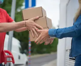 Foto 10 avantaje majore pe care ți le oferă serviciile de curierat, mai ales în perioada sărbătorilor