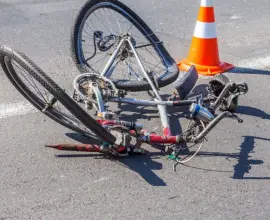 Foto Accident în Vişina. Un biciclist a fost rănit