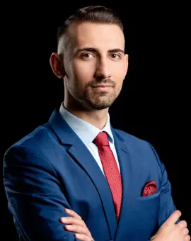 Foto Povestea lui Andrei: De la elevul „grobian” care a învins sistemul, la avocatul de succes din București (VIDEO)