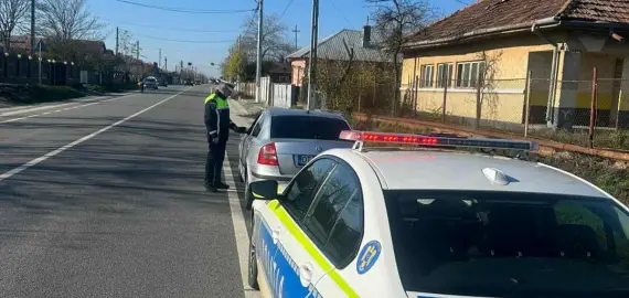 Foto Acţiune în sistem „RELEU” pe DN 6: Peste 50 de sancţiuni aplicate şi şapte permise reţinute, în câteva ore