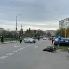 Foto Accident în Slatina. Un tânăr, aflat pe motocicletă, lovit de un autoturism