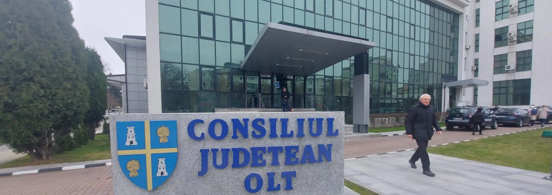 Foto CJ Olt acoperă datoriile Slatinei: Alocare de la județ pentru a salva blocajul generat de De Mezzo