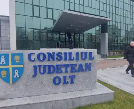 Foto CJ Olt acoperă datoriile Slatinei: Alocare de la județ pentru a salva blocajul generat de De Mezzo