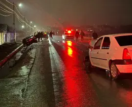 Foto Accident cu două autoturisme implicate, la Curtişoara. Patru persoane rănite