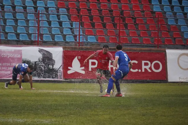 Foto CSM Slatina, victorie pe un teren impracticabil în deplasarea de la CSC Şelimbăr