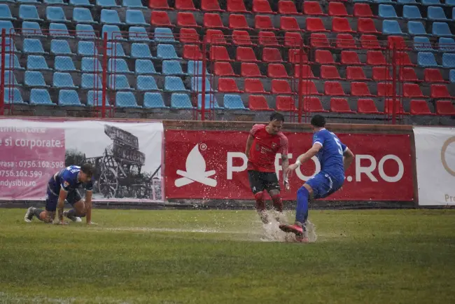 Foto CSM Slatina, victorie pe un teren impracticabil în deplasarea de la CSC Şelimbăr