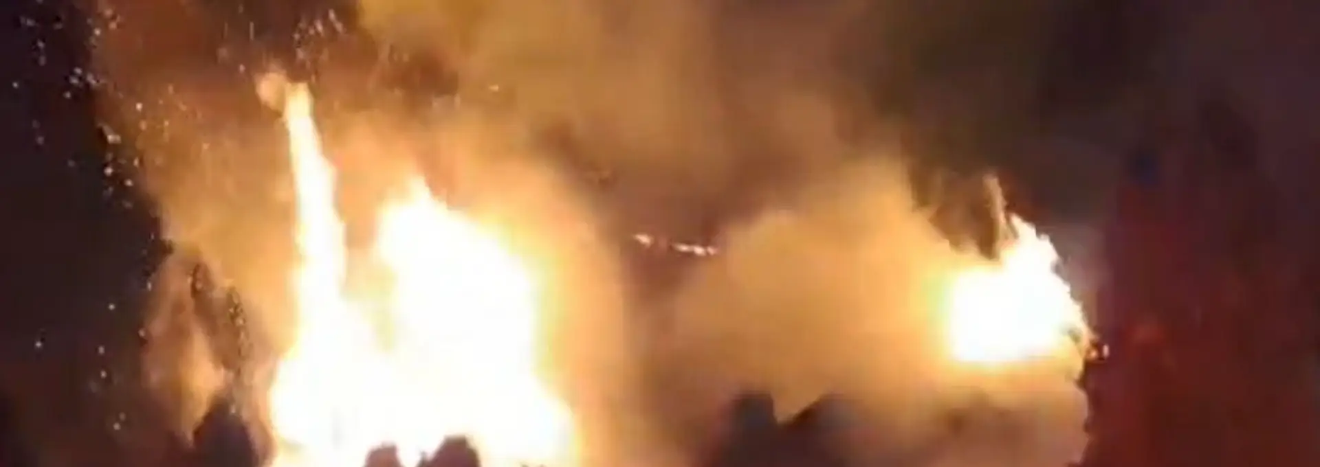 Foto Locuinţă distrusă de incendiu, la Găneasa (VIDEO)