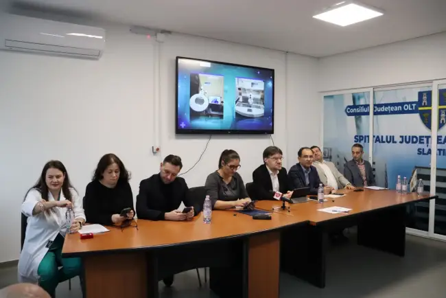 Foto Revoluție medicală la Slatina, unde laboratorul de anatomie patologică a intrat în era digitală pentru a salva vieți prin diagnostice rapide și precise