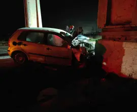 Foto Campanie de donare de sânge pentru tânărul care a intrat cu maşina în totemul de la intrarea în Slatina