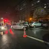 Foto Accident pe strada Primăverii, din Slatina, noaptea trecută. Un tânăr a avariat două maşini parcate