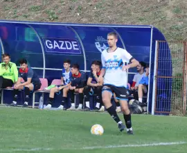 Foto Oltul Curtişoara-LPS Clinceni, sâmbătă, pe terenul sintetic