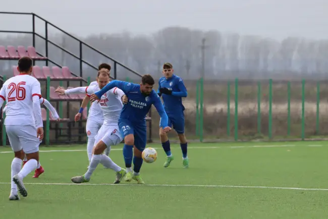 Foto Academica Balş, victorie cu 5-1 în meciul cu CSO Filiaşi. Căpitanul echipei bălşene a reuşit un hattrick