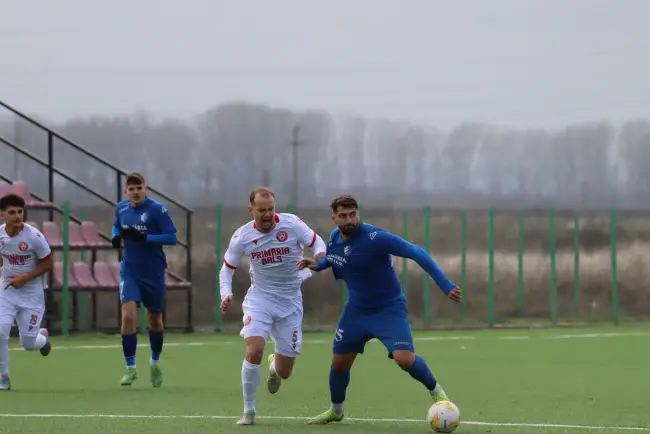 Foto Academica Balş, victorie cu 5-1 în meciul cu CSO Filiaşi. Căpitanul echipei bălşene a reuşit un hattrick