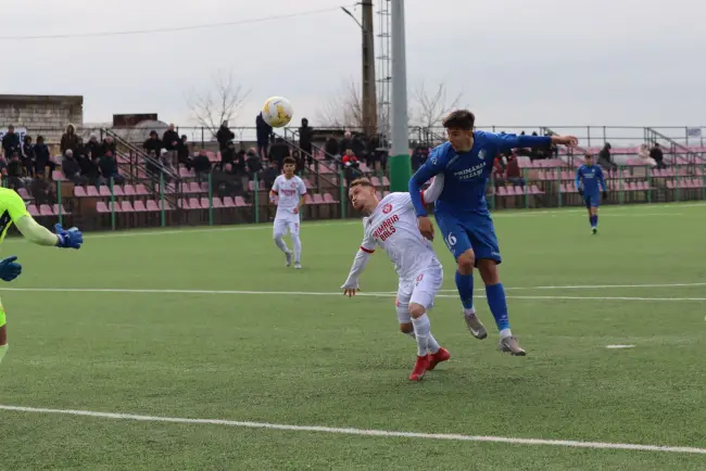 Foto Academica Balş, victorie cu 5-1 în meciul cu CSO Filiaşi. Căpitanul echipei bălşene a reuşit un hattrick