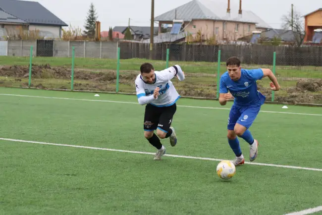 Foto Oltul Curtişoara pierde duelul de pe teren propriu cu LPS Clinceni