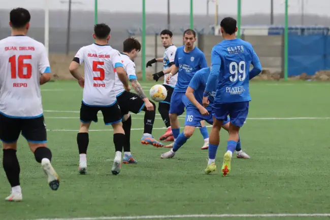 Foto Oltul Curtişoara pierde duelul de pe teren propriu cu LPS Clinceni