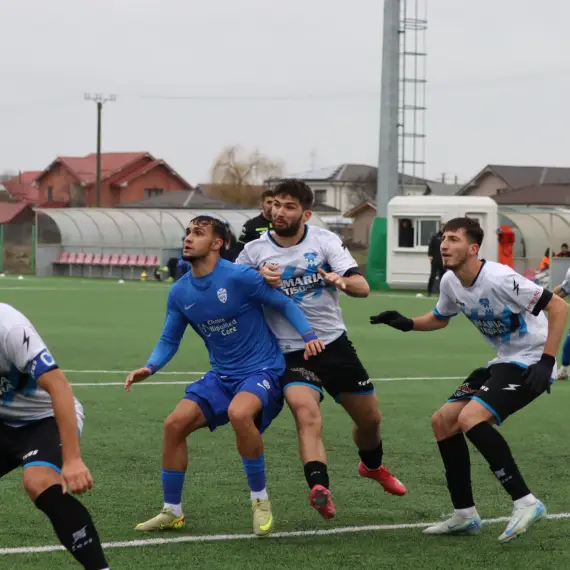 Foto Oltul Curtişoara pierde duelul de pe teren propriu cu LPS Clinceni