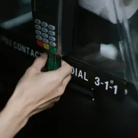 Foto Slatina: Un cuplu a golit cardul unui bărbat prin 33 de retrageri și a mai încercat de alte 24 de ori