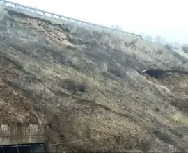 Foto Alunecări de teren pe Drumul Expres Craiova-Pitești: De ce se surpă malurile la scurt timp după inaugurare