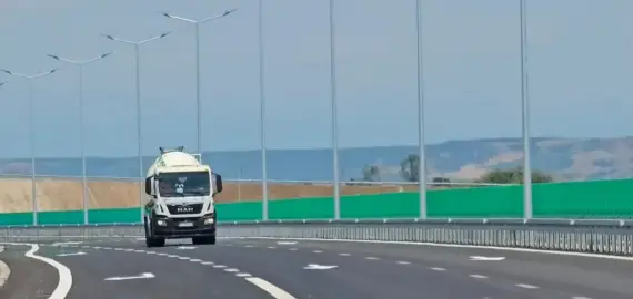 Foto Trafic rutier blocat pe Drumul Expres din cauza unui accident rutier (UPDATE)