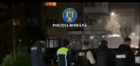 Foto VIDEO. Un bărbat, din Slatina, reţinut după ce şi-a agresat concubina şi i-a distrus autoturismul