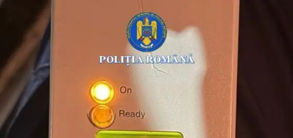 Foto Cu alcoolemie de 0.73 mg/l, un bărbat, din Giuvărăşti, a intrat cu maşina într-un stâlp de pe marginea drumului