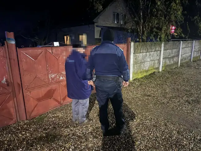 Foto Un bărbat de 78 de ani, rătăcit în afara localităţii Băbiciu, găsit de jandarmii olteni