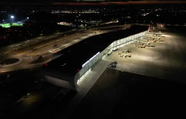 Foto Se inaugurează noul terminal de pasageri al Aeroportului Internaţional Craiova