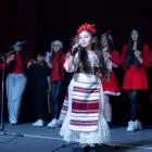 Foto „Dăruiește de Crăciun”: Lecție de solidaritate la Drăgănești-Olt. Elevii și profesorii, mobilizare exemplară pentru familiile nevoiașe