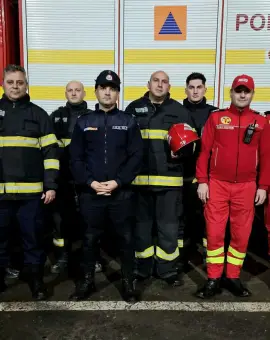 Foto Intervenţie de urgenţă în Strejeşti, după ce o femeie a căzut într-o fântână